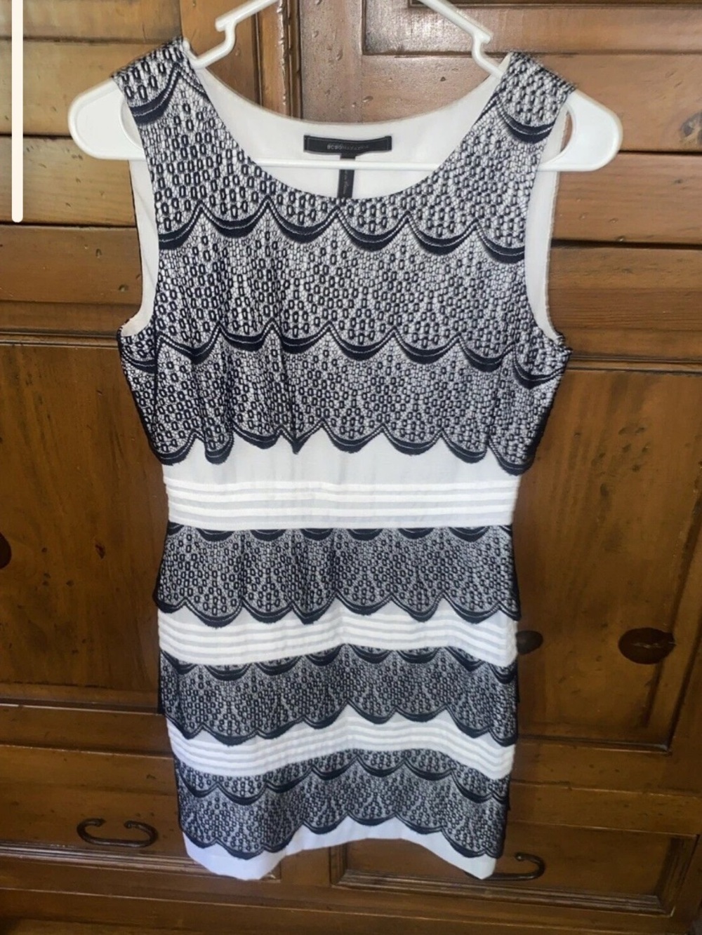 BCBG MAX AZRIA Lorenna Lace Tulip Dress-White/Black-Sleeveless-Size 04